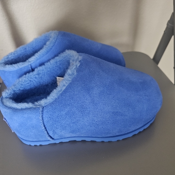 UGG Blue Cozy Slippers - Picture 9 of 15